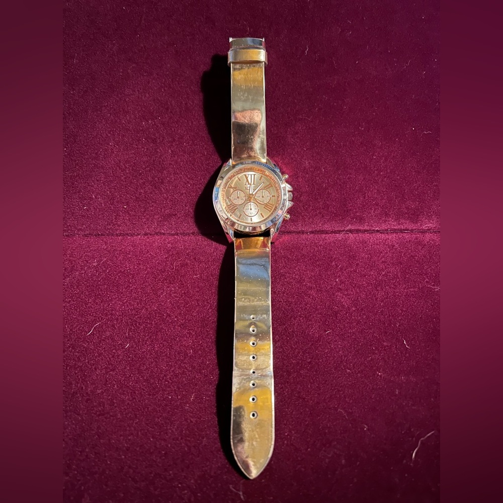 XOXO Rose Gold Wrist Watch